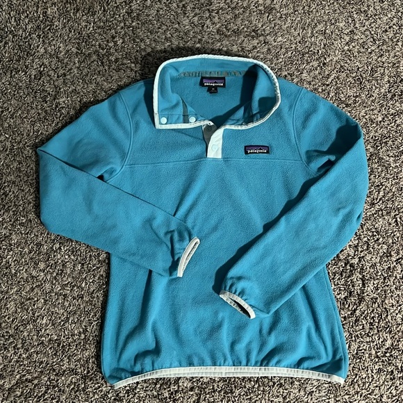 Women’s Blue fleece Patagonia 1/4 button up sweater - Picture 5 of 6